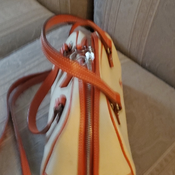 SOLDAuthentic Burberry London Blue Label sling bag - Picture 7 of 10